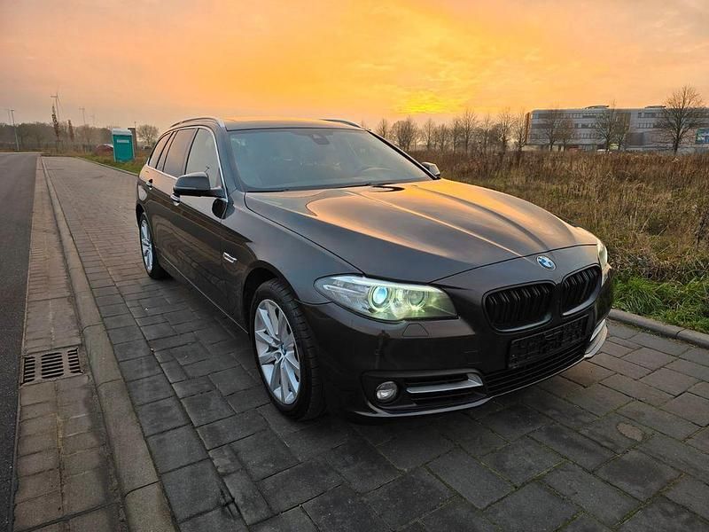 Braun Gebraucht 2014 BMW 520 Sport Line Kombi | 9.500 € (Guter Preis) - Bild 1/4