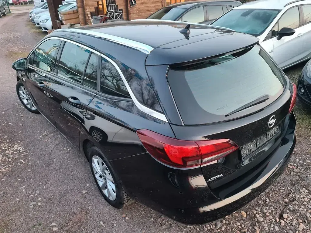 Używany Opel Astra Elegance 105 KM (77 kW) 2020 Czarny Kombi