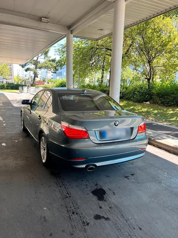 Blau Gebraucht 2009 BMW 520 Limousine | 6.999 € (Etwas zu teuer) - Bild 1/4