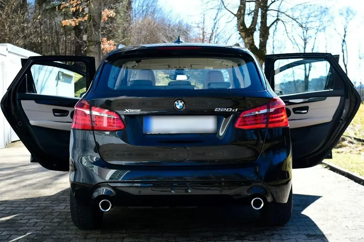 Gebraucht BMW 220 Active Tourer Sport Line 190 PS (139 kW) 2019 Schwarz Van / Kleinbus