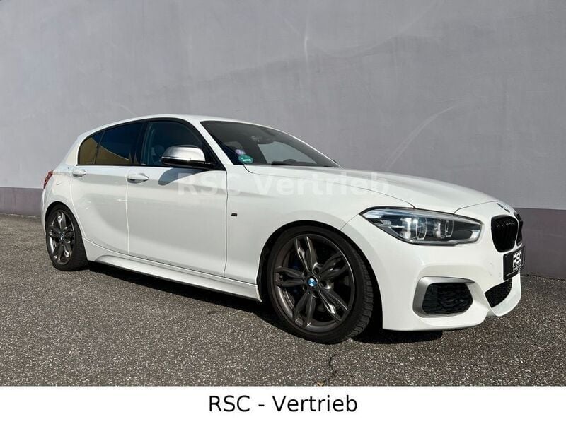Weiß Gebraucht 2017 BMW M140 M Sport Limousine | 28.990 € (Guter Preis) - Bild 1/4