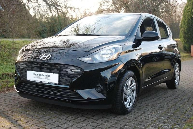 Gebraucht Hyundai i10 Select 63 PS (46 kW) 2025 Schwarz Kleinwagen