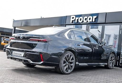 Gebraucht BMW 740 Executive 299 PS (219 kW) 2025 Schwarz Limousine