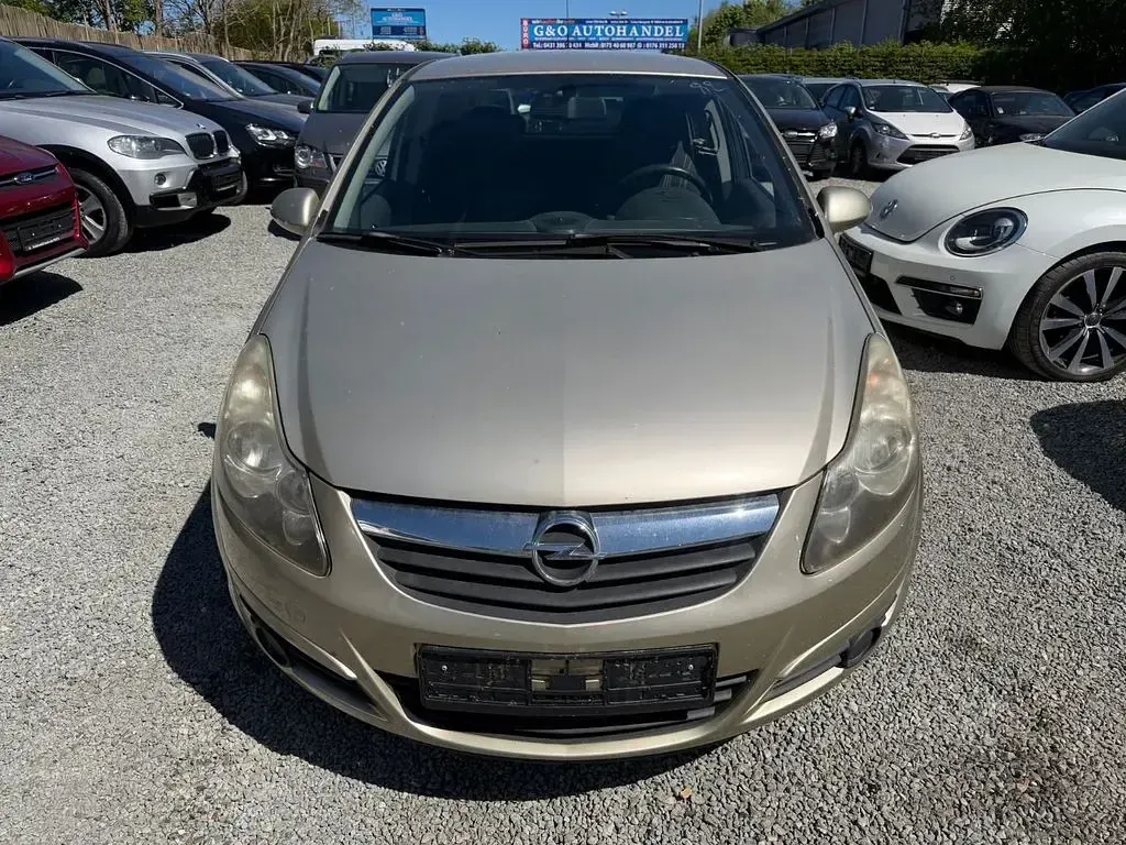 Używany Opel Corsa Selection 69 KM (50 kW) 2010 Złoty Hatchback
