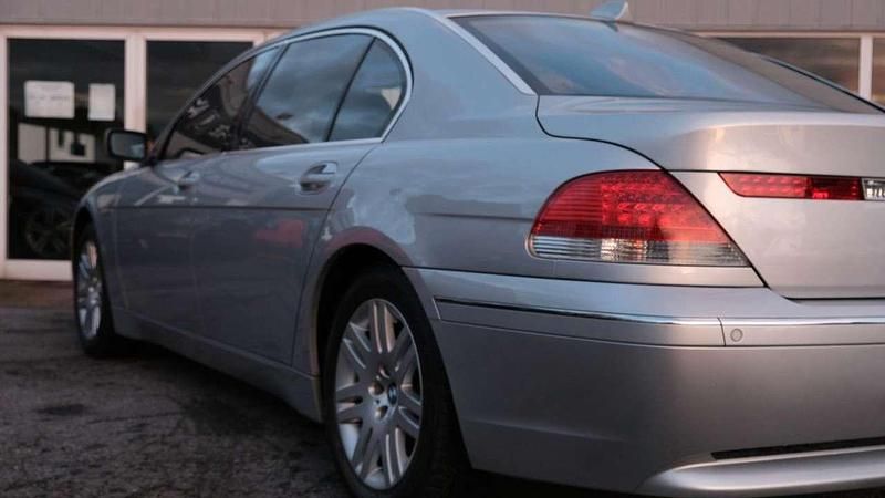 Gebraucht BMW 760L 445 PS (327 kW) 2003 Silber Limousine