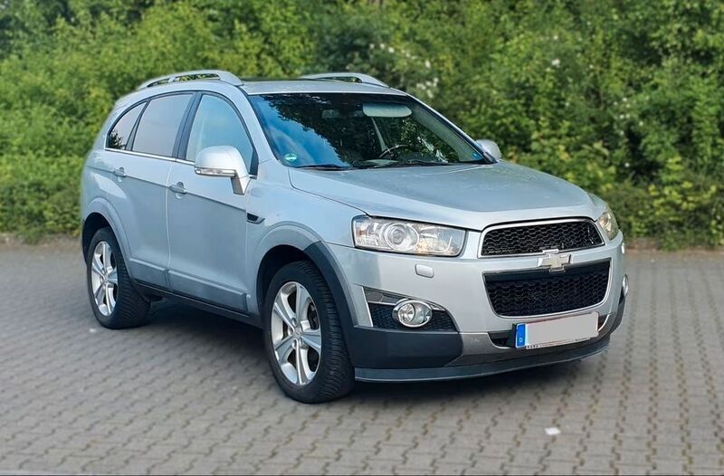 Silber Gebraucht 2012 Chevrolet Captiva SUV | 5.200 € (Superpreis) - Bild 1/4