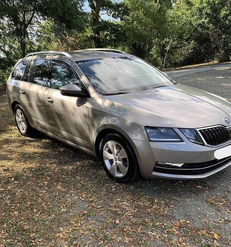 Beige Gebraucht 2018 Skoda Octavia Style Kombi | 11.500 € (Superpreis) - Bild 1/4