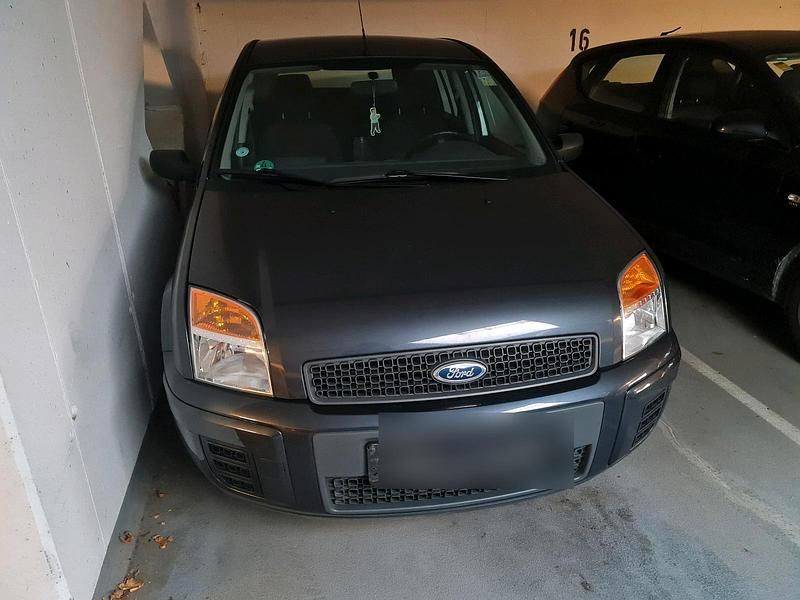 Grau Gebraucht 2009 Ford Fusion Kombi | 1.800 € (Guter Preis) - Bild 1/3