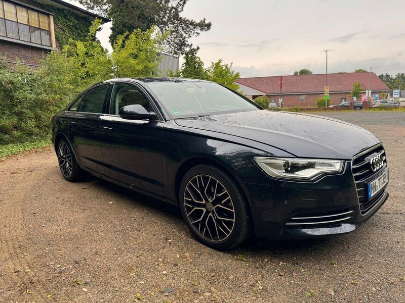 Blau Gebraucht 2011 Audi A6 Ambiente Limousine | 8.800 € (Fairer Preis) - Bild 1/4