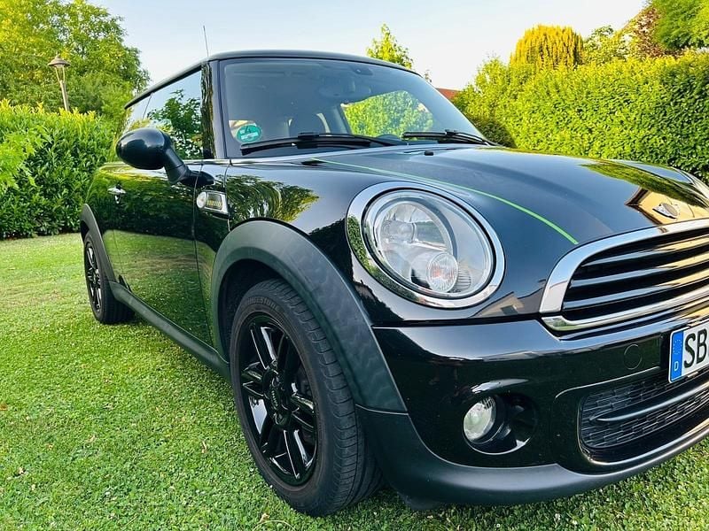Schwarz Gebraucht 2013 Mini ONE Brick Lane Kleinwagen | 6.450 € - Bild 1/4