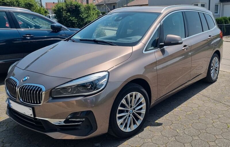 Gold Gebraucht 2019 BMW 218 Gran Tourer Luxury Line Van / Kleinbus | 18.900 € (Fairer Preis) - Bild 1/4