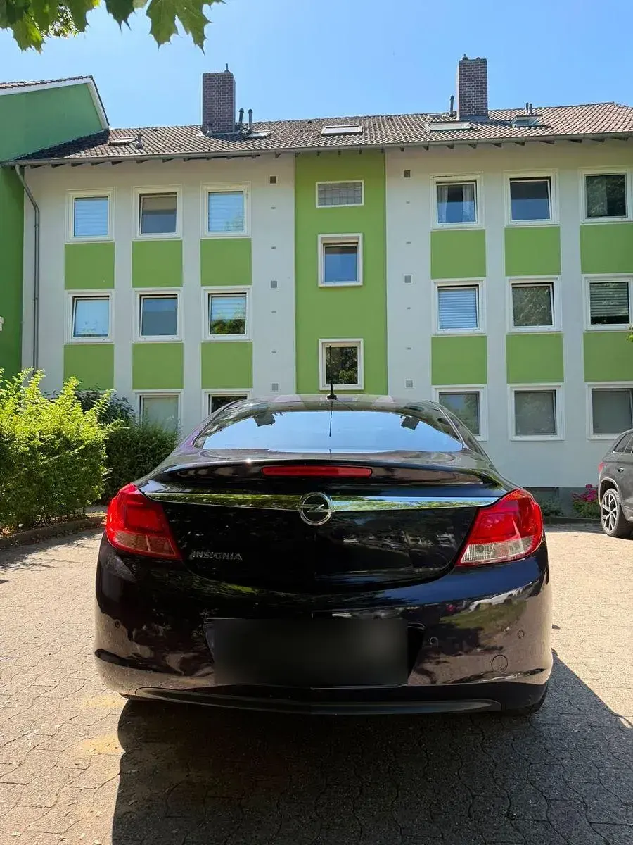 Gebraucht Opel Insignia Edition 140 PS (102 kW) 2012 Blau Limousine