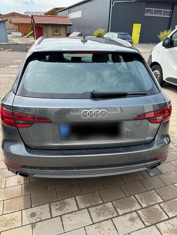 Gebraucht Audi A4 S-Line 190 PS (139 kW) 2018 Grau Kombi