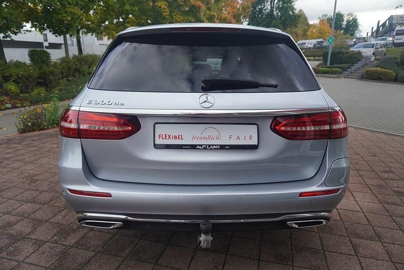 Gebraucht Mercedes E300 Exclusive 306 PS (225 kW) 2020 Hightech silber metallic (metallic) Kombi