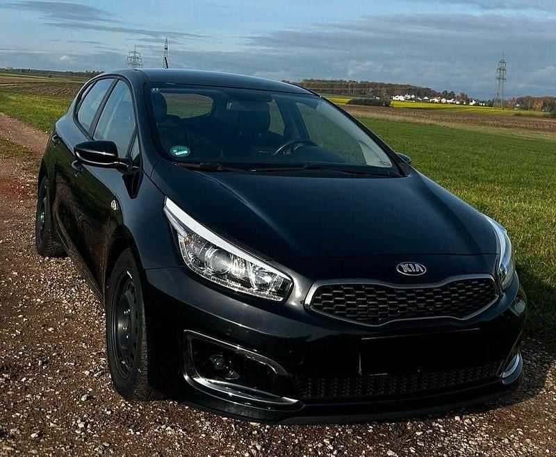 Schwarz Gebraucht 2017 Kia Ceed Edition 7 Kleinwagen | 8.900 € (Guter Preis) - Bild 1/4