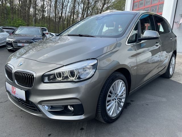 Platinsilber metallic Gebraucht 2016 BMW 220 Active Tourer Luxury Line Van / Kleinbus | 17.990 € (Fairer Preis) - Bild 1/4