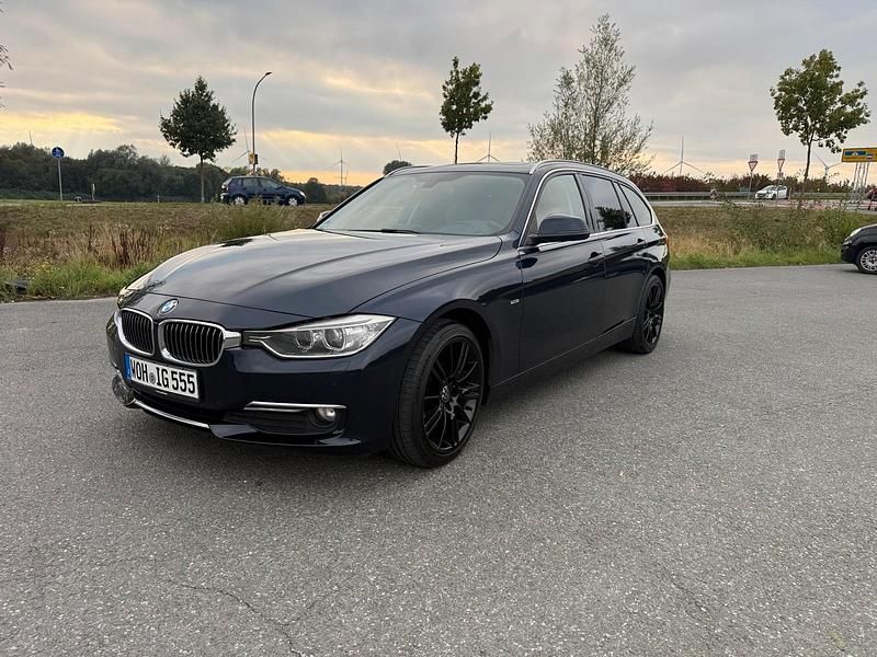 Blau Gebraucht 2013 BMW 318 Limousine | 8.650 € (Fairer Preis) - Bild 1/4