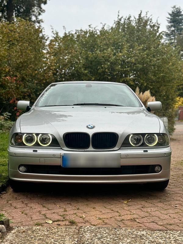 Silber Gebraucht 2002 BMW 520 Limousine | 4.250 € (Fairer Preis) - Bild 1/4