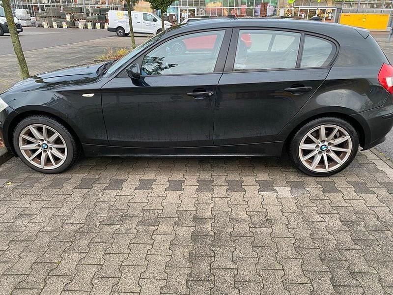 Schwarz Gebraucht 2006 BMW 118 Kleinwagen | 2.200 € (Superpreis) - Bild 1/4