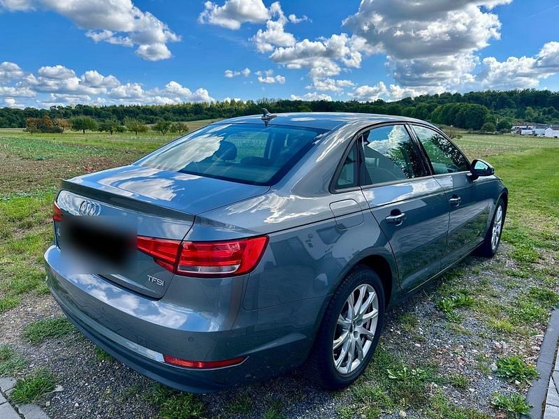 Używany Audi A4 150 KM (110 kW) 2016 Szary Sedan/Limuzyna
