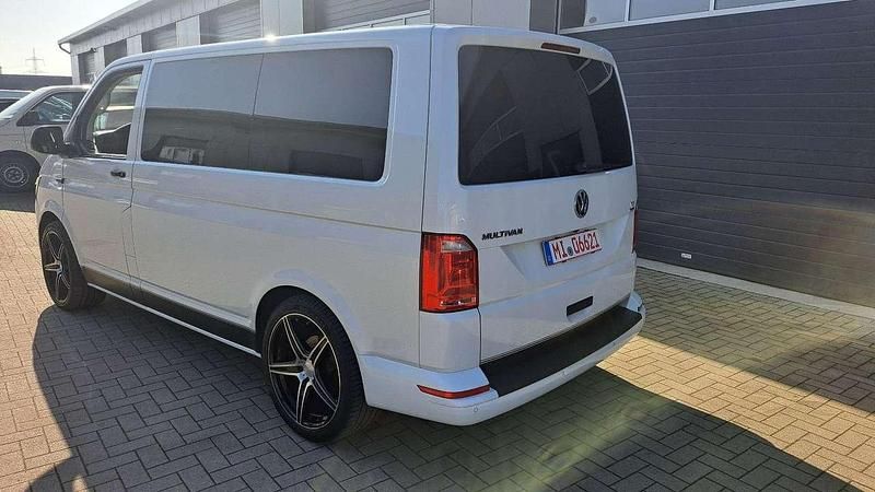 Gebraucht VW Transporter 150 PS (110 kW) 2016 Oryxweiss Van
