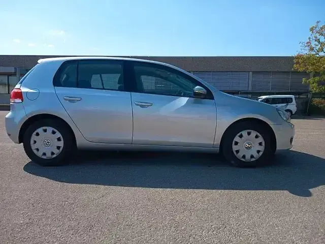 Gebraucht VW Golf VI Trendline 105 PS (77 kW) 2010 Silber Kleinwagen