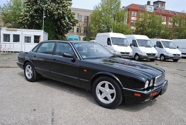Gebraucht Jaguar X300 Executive 211 PS (155 kW) 1997 Schwarz metallic Limousine