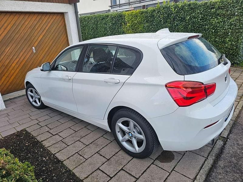Gebraucht BMW 118 Advantage 136 PS (100 kW) 2016 Weiß Kleinwagen