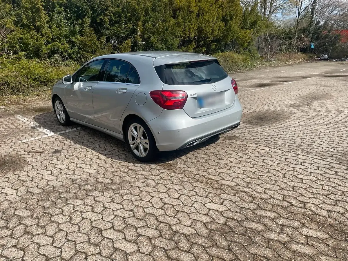 Brugt Mercedes A180 122 HK (89 kW) 2016 Sølv Sedan