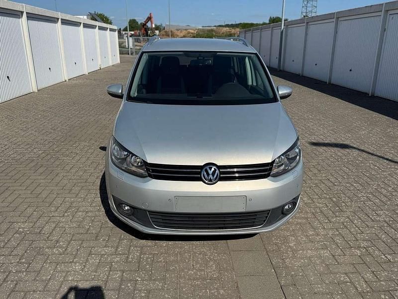 Gebraucht VW Touran Life 140 PS (102 kW) 2013 Silver leaf metallic Van / Kleinbus