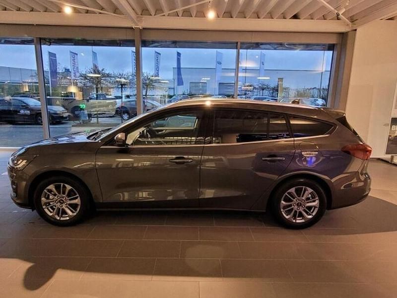 Gebraucht Ford Focus Titanium 125 PS (91 kW) 2023 Grau Kombi