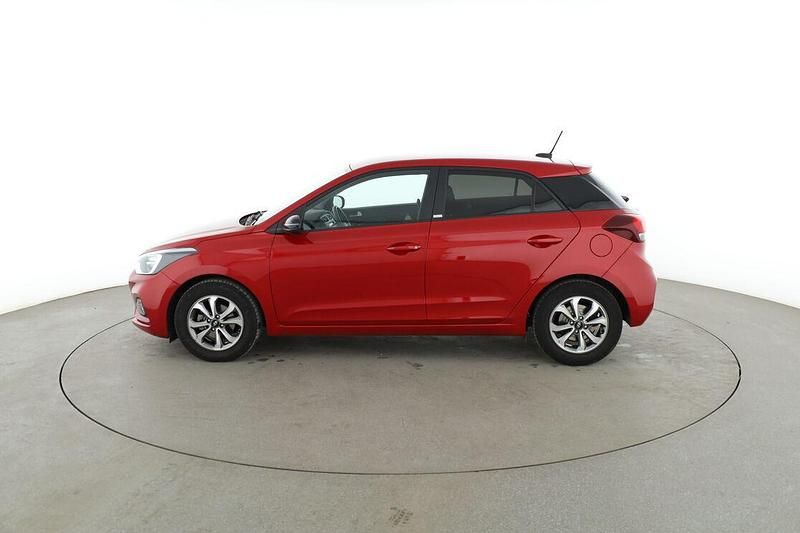 Gebraucht Hyundai i20 Advantage 84 PS (61 kW) 2020 Rot Limousine
