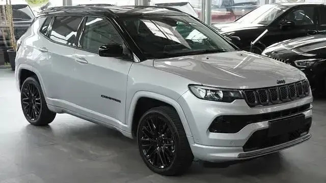 Gebraucht Jeep Compass 179 PS (131 kW) 2022 Grau SUV