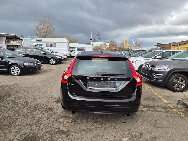 Gebraucht Volvo V60 Ocean Race 152 PS (111 kW) 2016 Schwarz Kombi