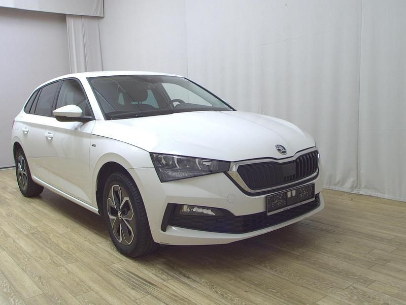 Gebraucht Skoda Scala Drive 116 PS (85 kW) 2020 Weiss Kleinwagen