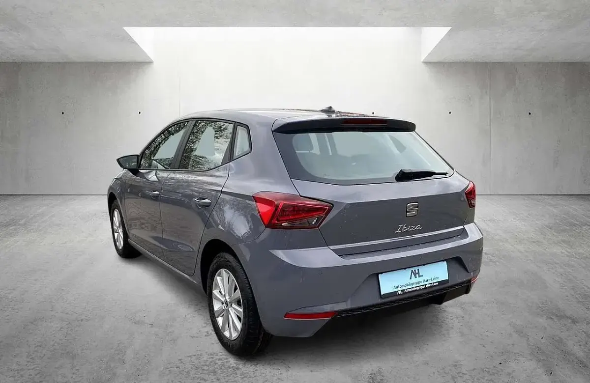 Neu Seat Ibiza Reference 80 PS (58 kW) 2025 Grau Limousine
