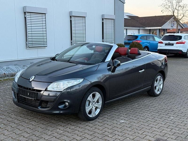 Grau Gebraucht 2011 Renault Mégane Cabriolet Dynamique Cabrio | 7.990 € - Bild 1/4