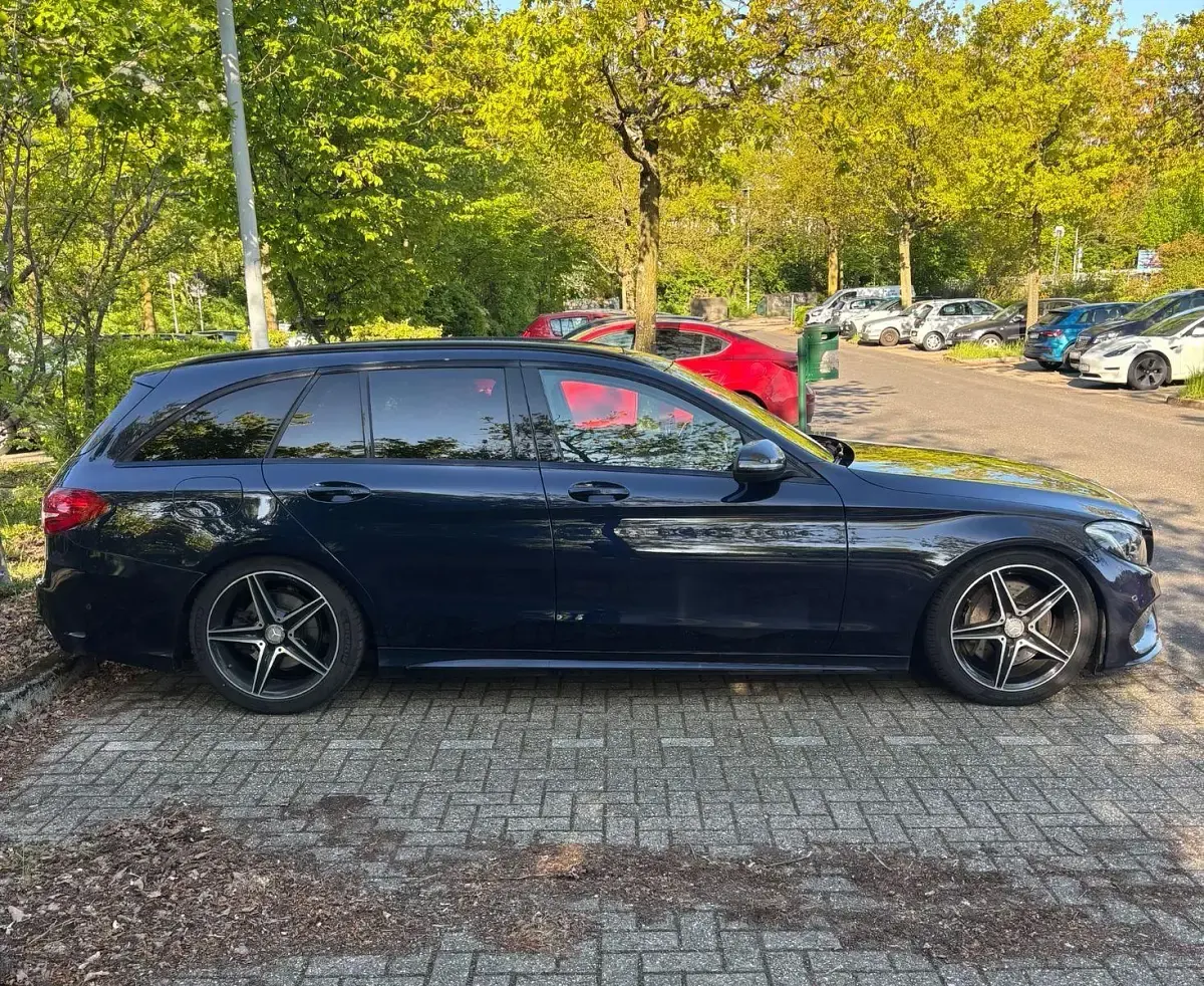 Gebraucht Mercedes C250 AMG line 204 PS (150 kW) 2016 Blau Limousine