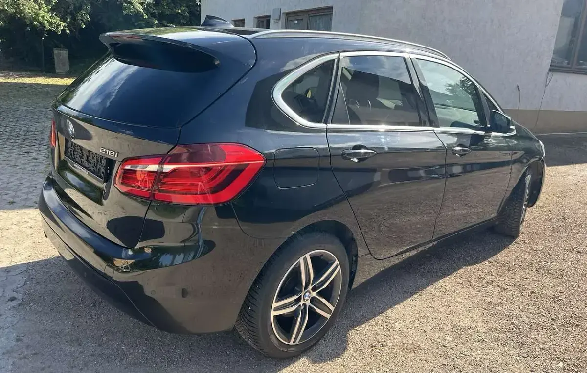 Gebraucht BMW 218 Active Tourer Sport Line 136 PS (100 kW) 2014 Schwarz Van / Kleinbus