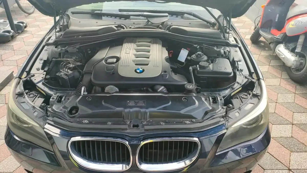 Gebraucht BMW 525 177 PS (130 kW) 2005 Blau Limousine