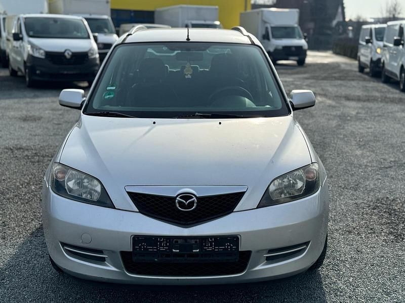 Silber Gebraucht 2004 Mazda 2 Active Kleinwagen | 1.450 € (Fairer Preis) - Bild 1/4
