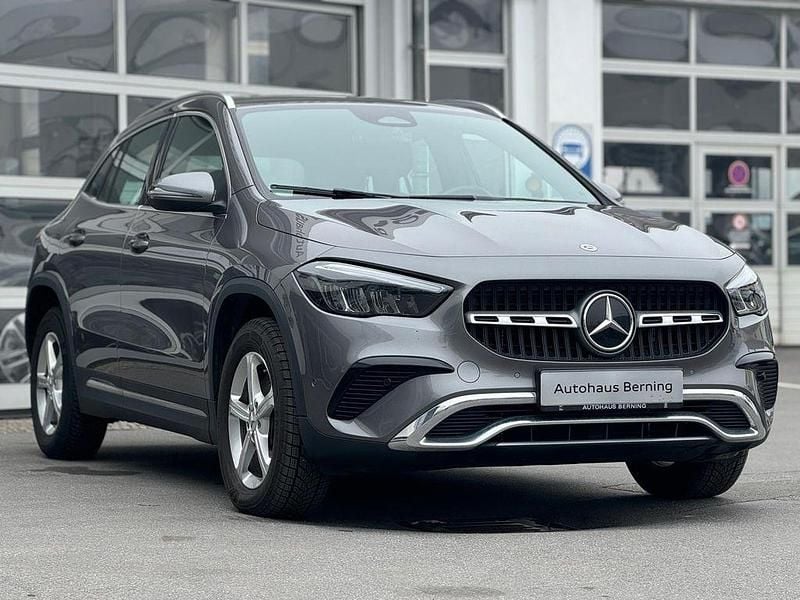 Gebraucht Mercedes GLA250 163 PS (119 kW) 2023 Grau SUV