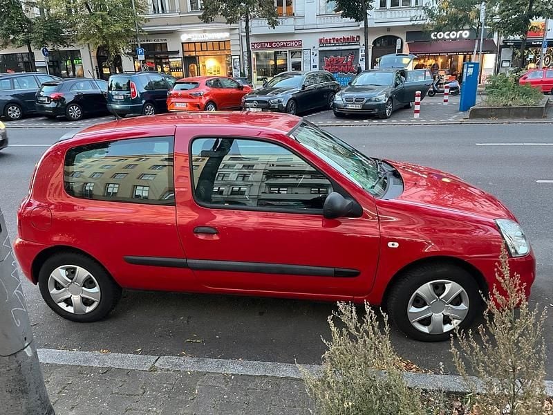 Rot Gebraucht 2010 Renault Clio II Campus | 1.300 € (Guter Preis) - Bild 1/4