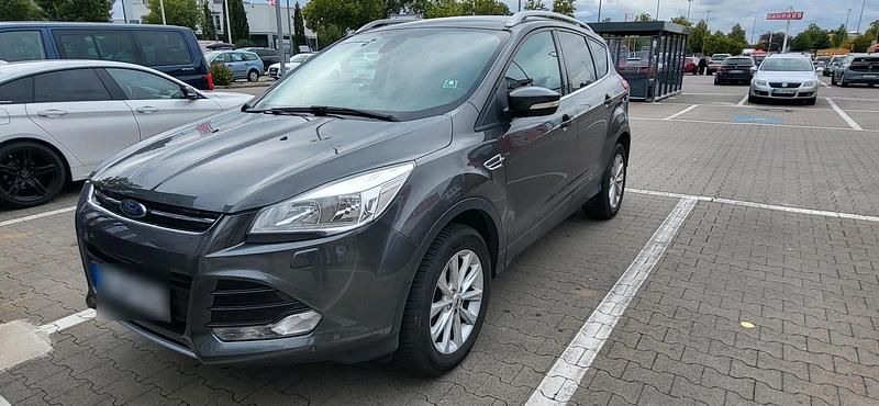 Grau Gebraucht 2015 Ford Kuga SUV | 7.850 € (Guter Preis) - Bild 1/4