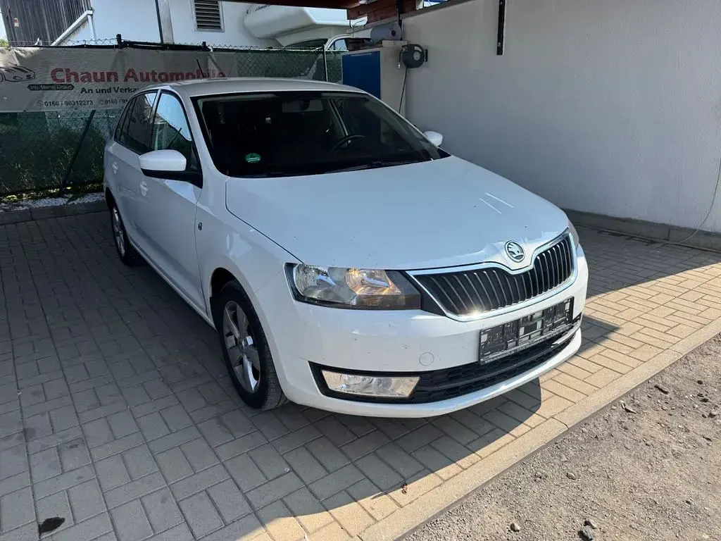 Gebraucht Skoda Rapid Ambition 105 PS (77 kW) 2014 Weiß Kleinwagen
