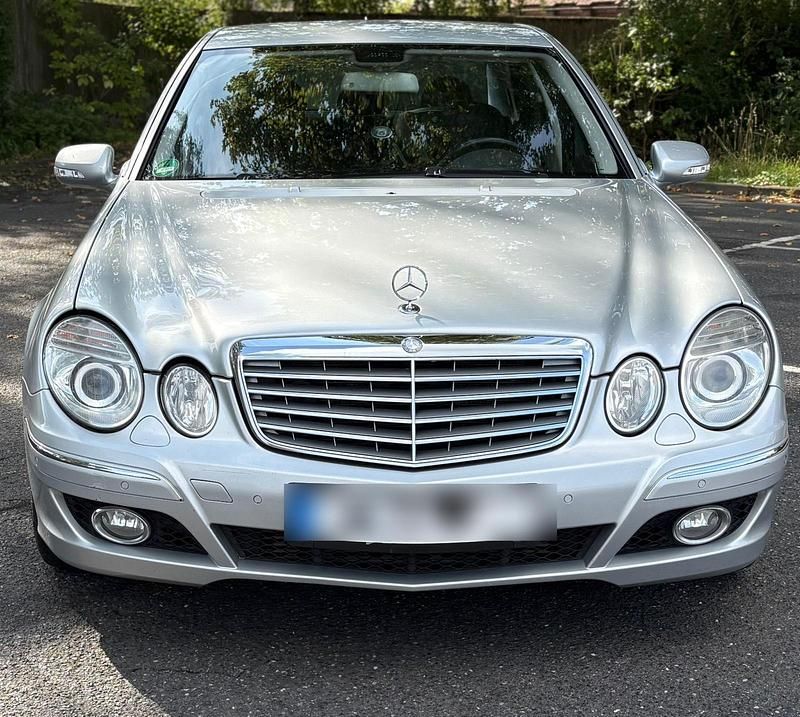 Gebraucht Mercedes E220 170 PS (125 kW) 2008 Silber Limousine