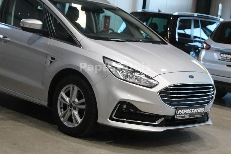 Gebraucht Ford S-MAX Titanium 150 PS (110 kW) 2022 Silber Van / Kleinbus