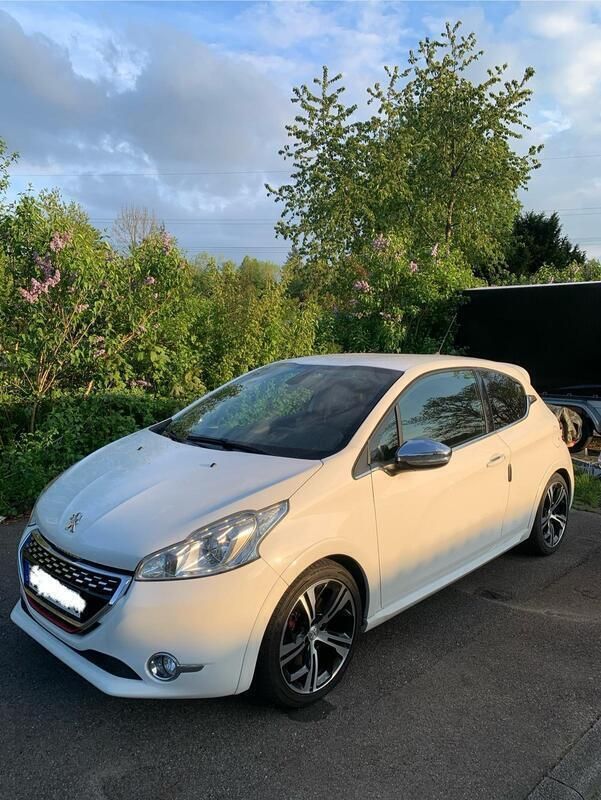Weiß Gebraucht 2014 Peugeot 208 GTi Kleinwagen | 4.900 € - Bild 1/4