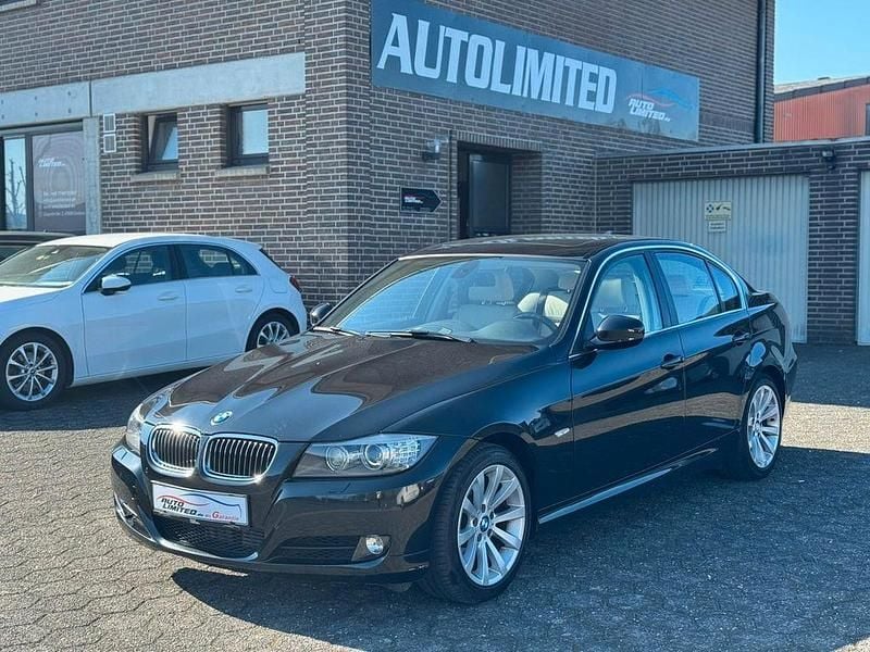 Gebraucht BMW 330 Sport Line 245 PS (180 kW) 2011 Schwarz Limousine