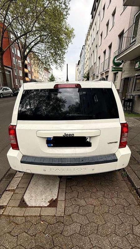 Gebraucht Jeep Patriot Limited 170 PS (125 kW) 2007 Weiß SUV